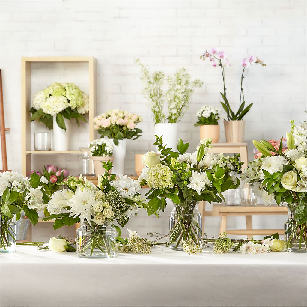 Classic Ivory – A Florist Original – Dreamy Flowers Llc, Wesley Chapel FL